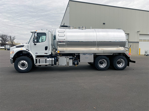 2026 Freightliner w/4000 USG Tank - CDN Budget Special - vacuum truck