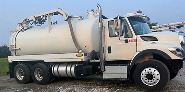 2 x 2017 Transway 3600 USG Tanks